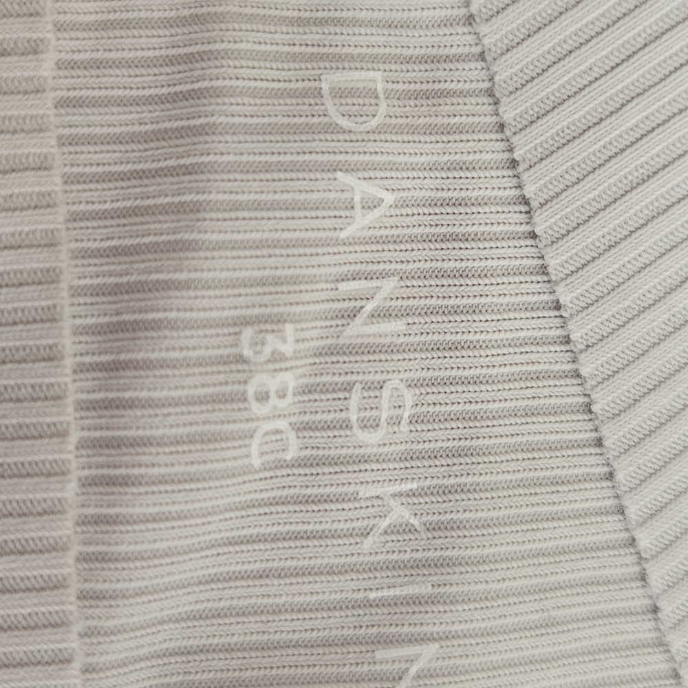 Danskin 38C T-Shirt Bra Sleek and Smooth Ribbed Padded Bra Gray Nude 38C NWOT - Picture 4 of 11
